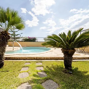 Villa Holidays Alba, Aeroporto di Catania Fontana Rossa